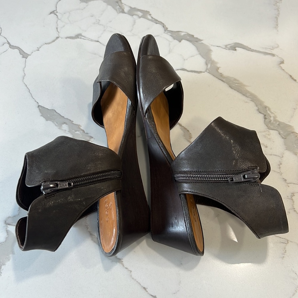 Coclico Low Wedge Sandals Brown Leather Side Zipper Size 10 - Picture 11 of 11